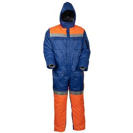 Зимний экстремальный комбинезон с капюшоном  8831F-PP-13/77  с комбинированным утеплителем сохранит вас в тепле при езде на снегоходе, на долгой зимней рыбалке или охоте